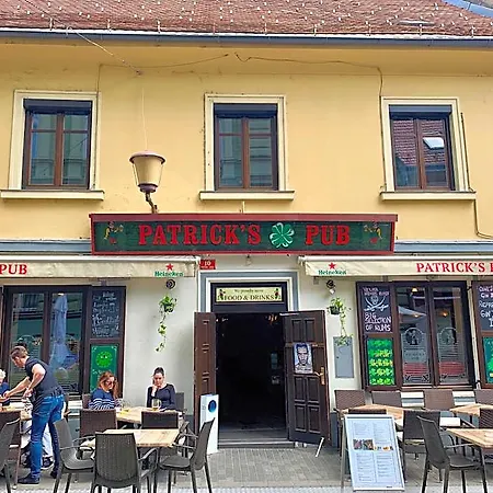 Patrick's Pub *